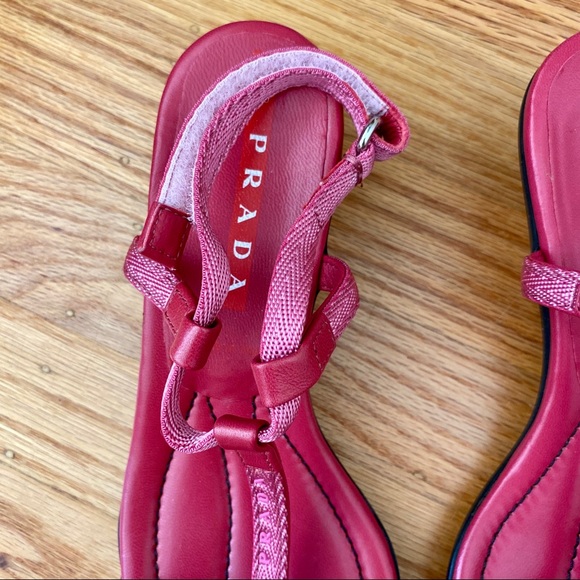 Fun & Edgy Vintage Prada Fuchsia Kitten Heel Sandals - Picture 10 of 15